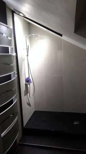 ensemble fixe porte douche pente