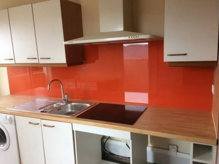 crédence orange fluo